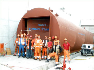 csm HAUX TUNNELSTAR M material lock tunnel construction master door workers Luzern 825f38fa44