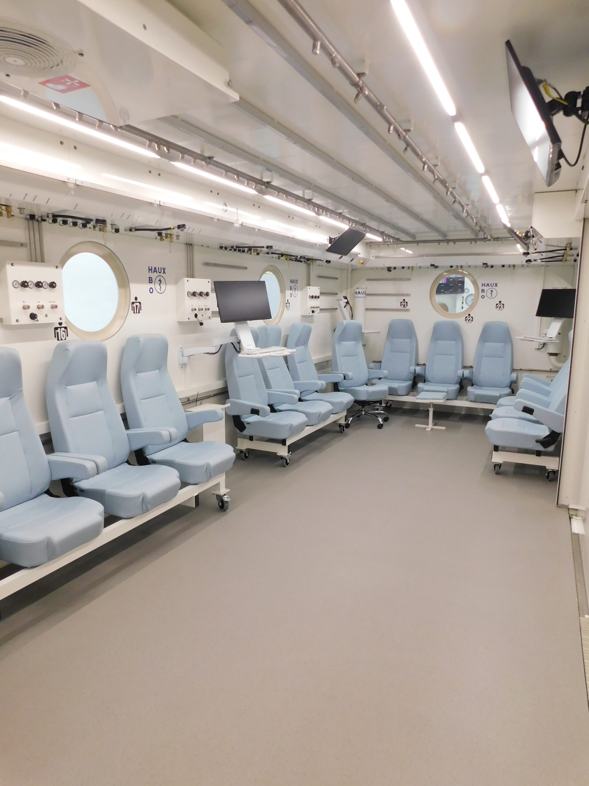 NEWS HAUX Druckkammer HyperbaricPressureChamber Nizza Pasteur 2 Hospital Innenraum 2025 scaled