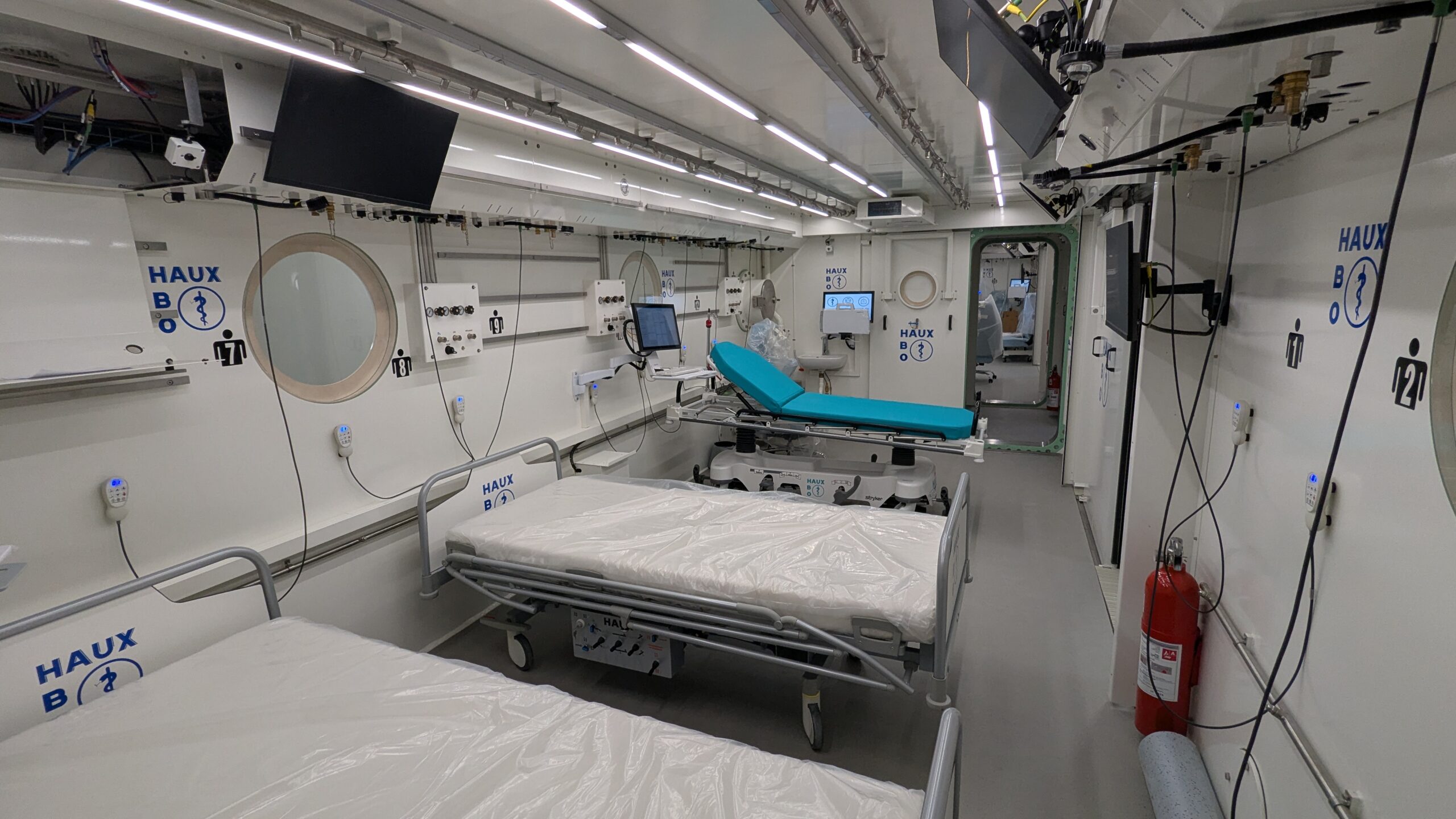 NEWS HAUX Druckkammer HyperbaricPressureChamber Nizza Pasteur 2 Hospital Patientenbett 2025 scaled